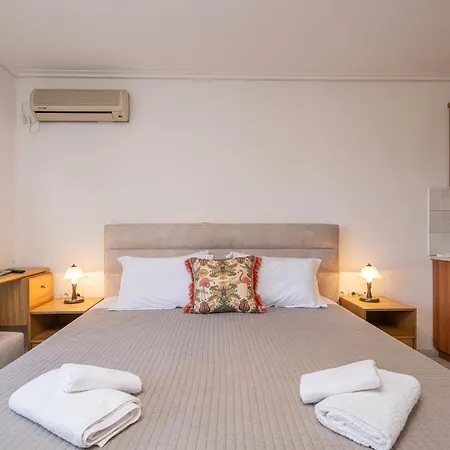 Dimitris 아파트 카라보밀로스