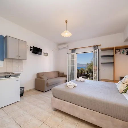 Apartment Dimitris *