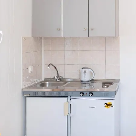 Dimitris Apartman Karavómilosz